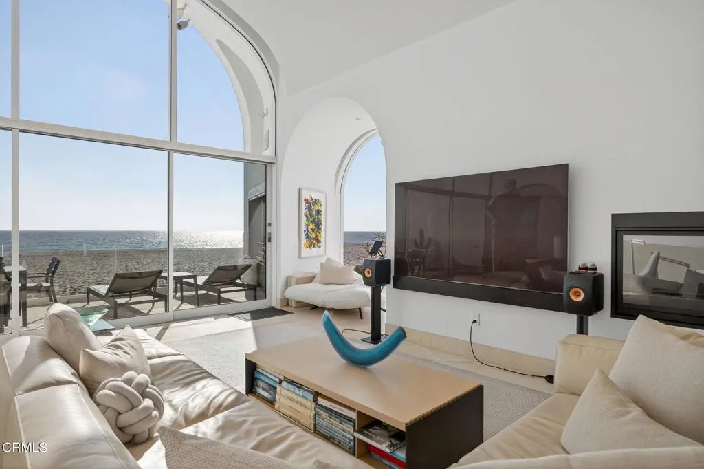 1211 Capri Way, Oxnard, California 93035 home-pic-19