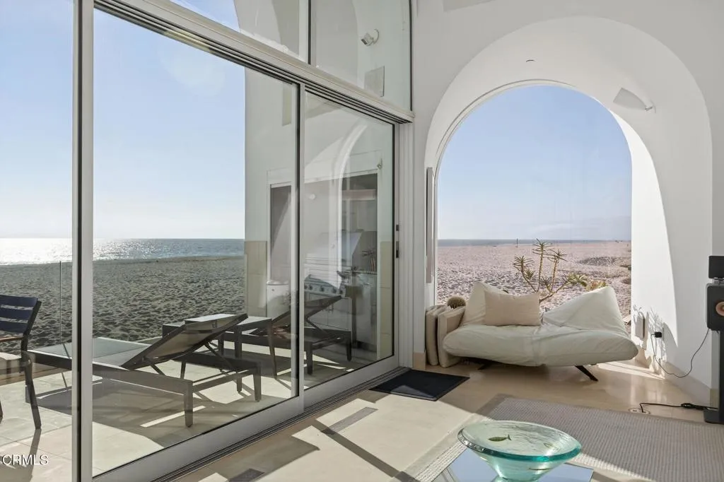 1211 Capri Way, Oxnard, California 93035 home-pic-4