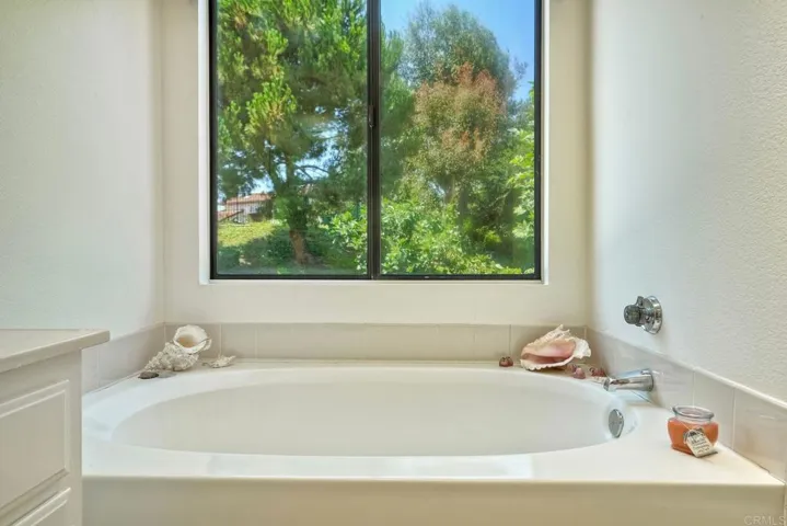 904 Robinwood Drive, Oceanside, California 92056