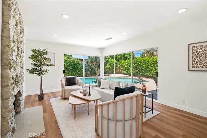 6917 Mammoth Avenue, Van Nuys, California 91405