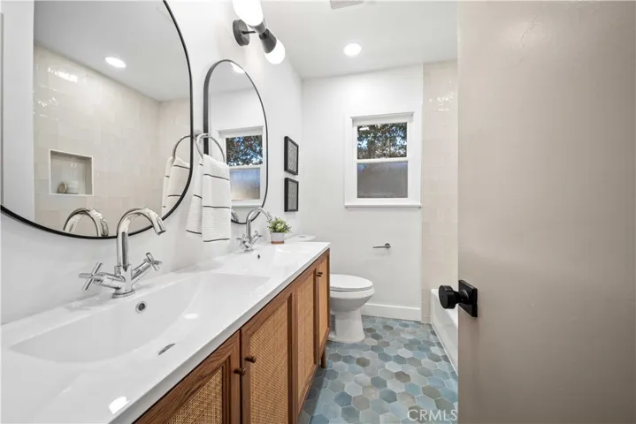 6917 Mammoth Avenue, Van Nuys, California 91405