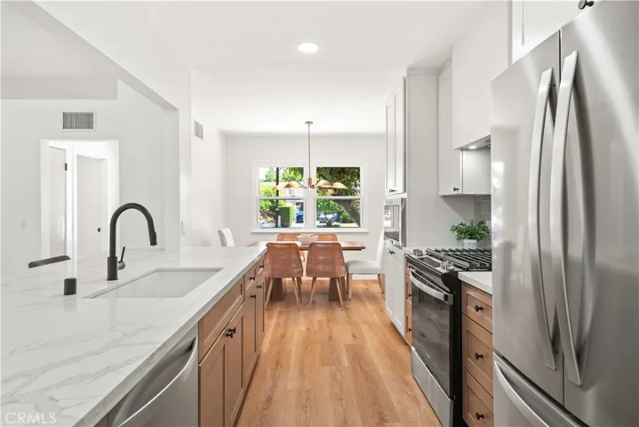 6917 Mammoth Avenue, Van Nuys, California 91405