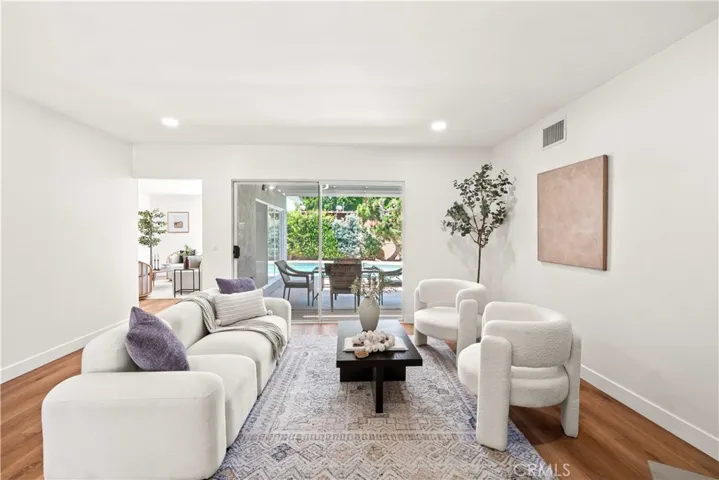 6917 Mammoth Avenue, Van Nuys, California 91405