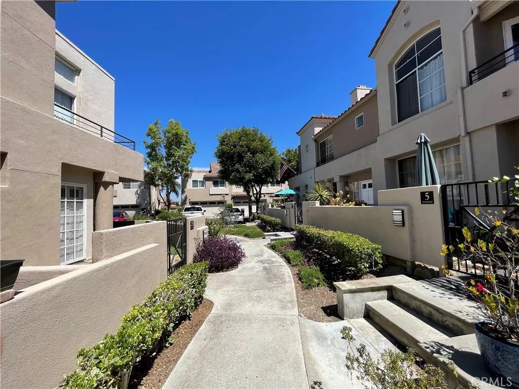 25 Softwind, Aliso Viejo, California 92656, 3 Bedrooms Bedrooms, ,3 BathroomsBathrooms,Residential Lease,For Rent,Softwind,OC25170867