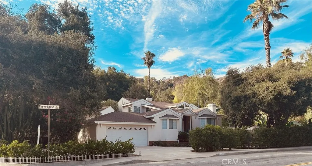2255 E Chevy Chase Drive, Glendale, California 91206, 4 Bedrooms Bedrooms, ,3 BathroomsBathrooms,Residential Lease,For Rent,Chevy Chase,GD25169672