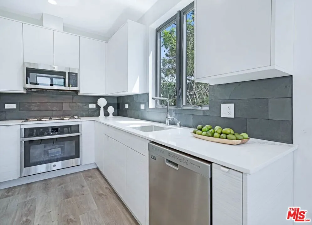 4710 Berryman Avenue, Culver City, California 90230 home-pic-37