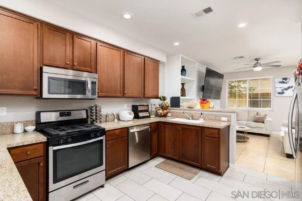 1622 Puffin Pl 3, Chula Vista, California 91913 home-pic-12