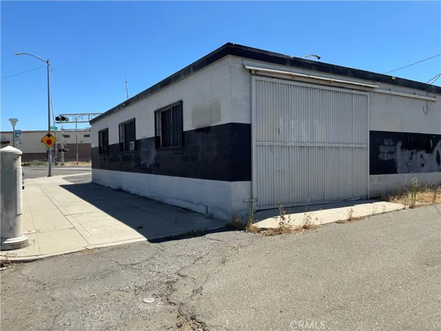 2902 E Butler Avenue, Fresno, California 93721