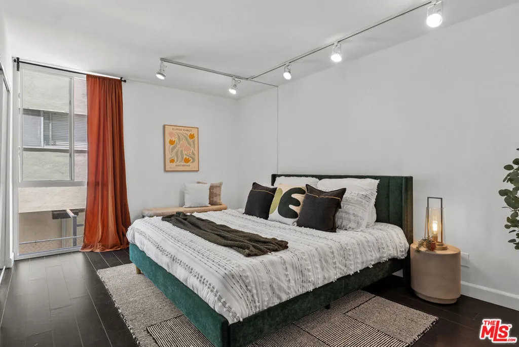 1885 Veteran Avenue 103, Los Angeles, California 90025 home-pic-8