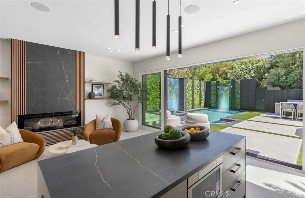 4 Narbonne, Newport Beach, California 92660 home-pic-32