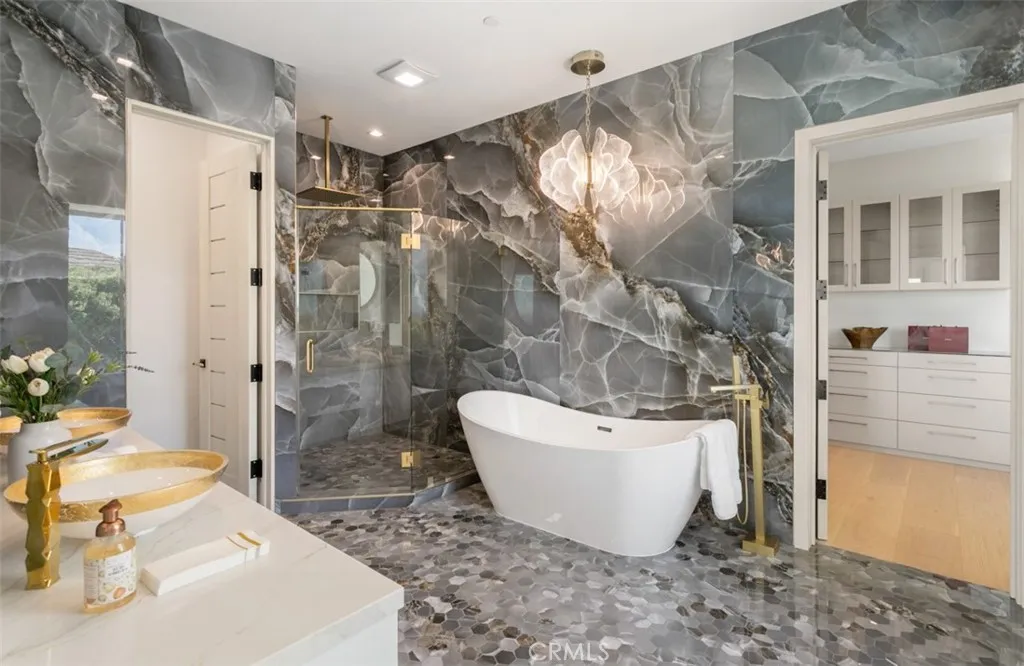 4 Narbonne, Newport Beach, California 92660 home-pic-22