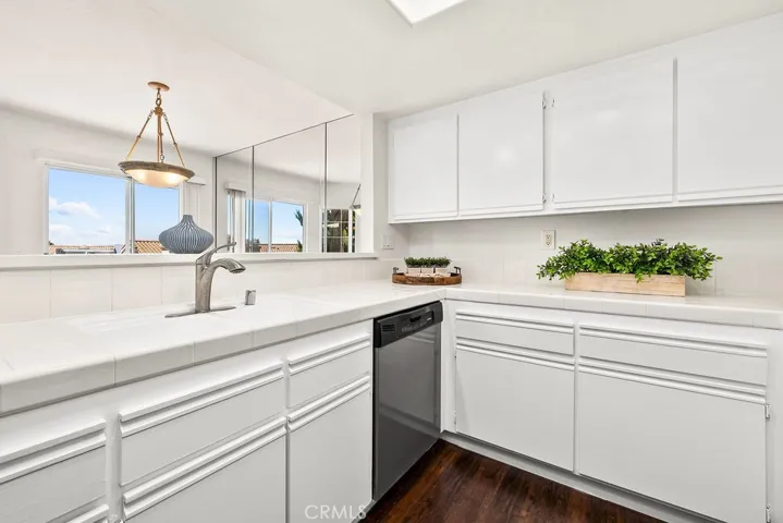 1055 S Sundance Drive, Anaheim Hills, California 92808