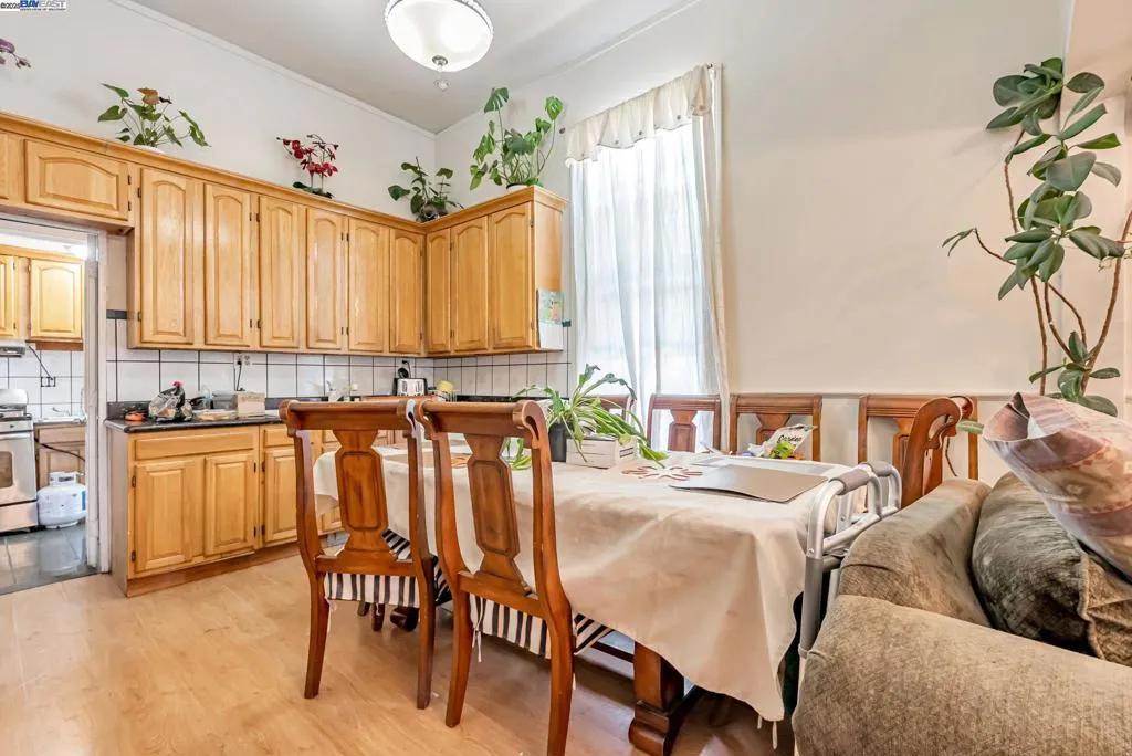 1706 Center St, Oakland, California 94607 home-pic-8