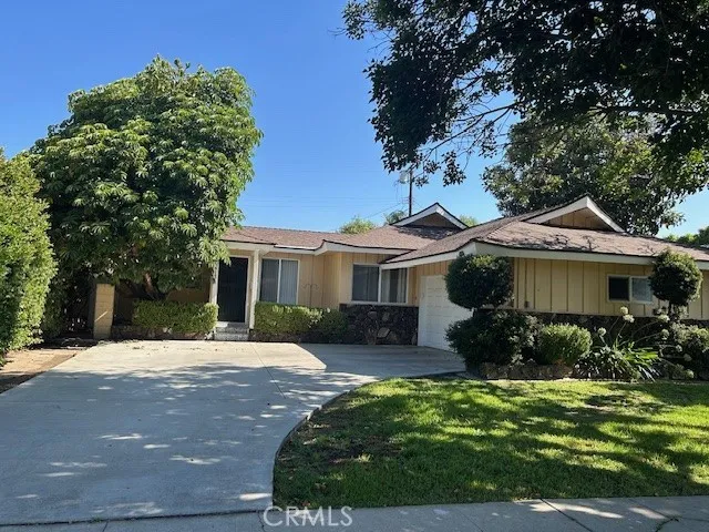 18413 Sylvan Street, Tarzana, California 91335, 3 Bedrooms Bedrooms, ,2 BathroomsBathrooms,Residential Lease,For Rent,Sylvan,SR25171793