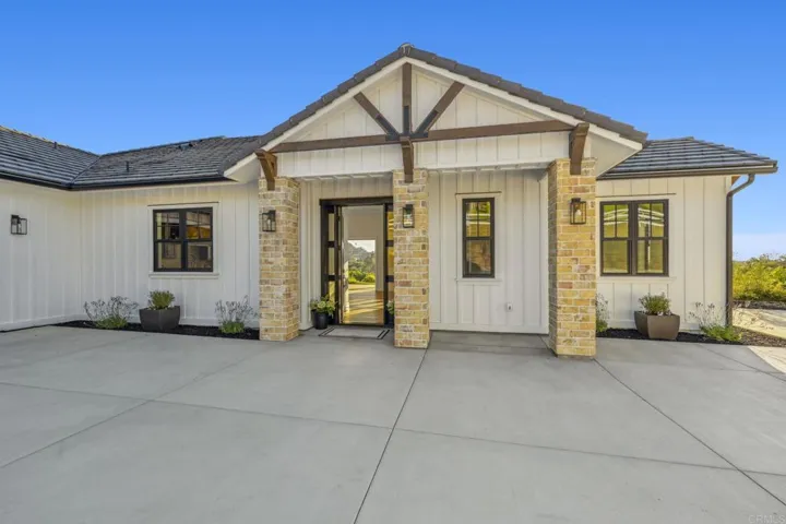 662 Lower Springs Road, Fallbrook, California 92028