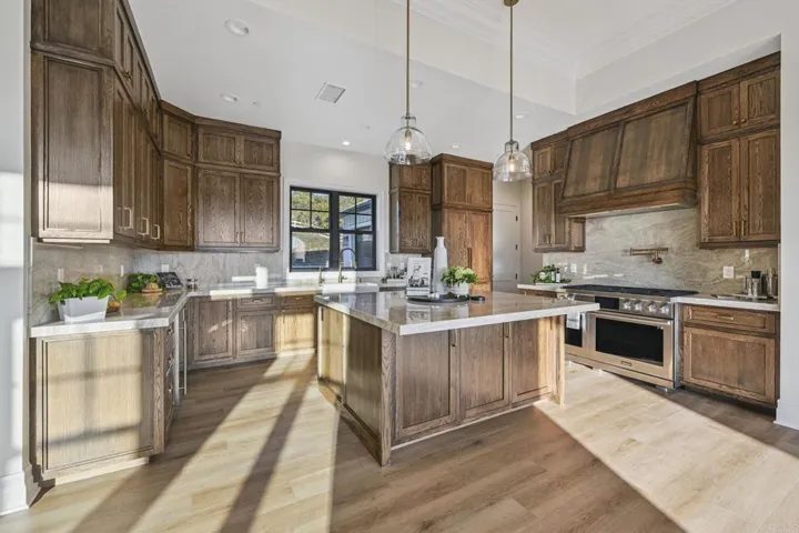 662 Lower Springs Road, Fallbrook, California 92028
