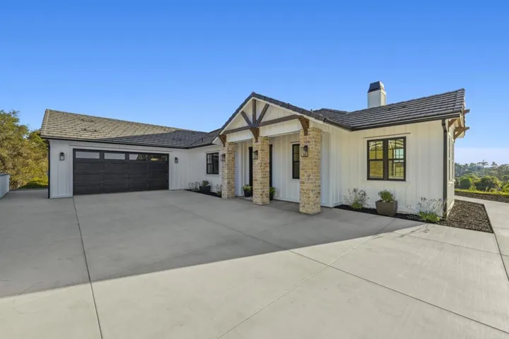 662 Lower Springs Road, Fallbrook, California 92028