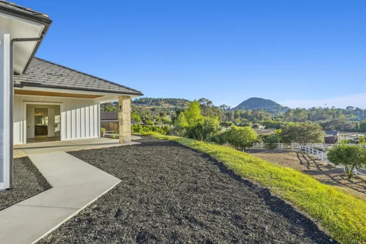 662 Lower Springs Road, Fallbrook, California 92028