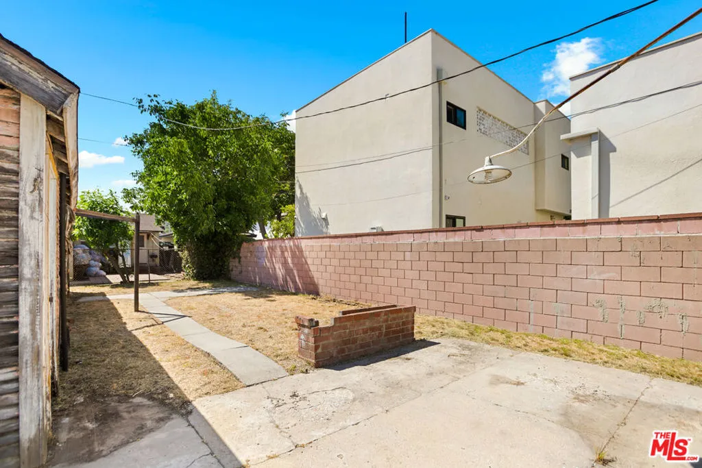 2232 Meadowvale Avenue, Los Angeles, California 90031 home-pic-22