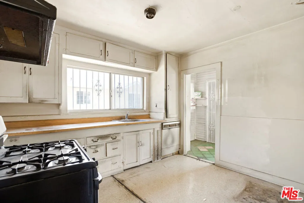 2232 Meadowvale Avenue, Los Angeles, California 90031 home-pic-8