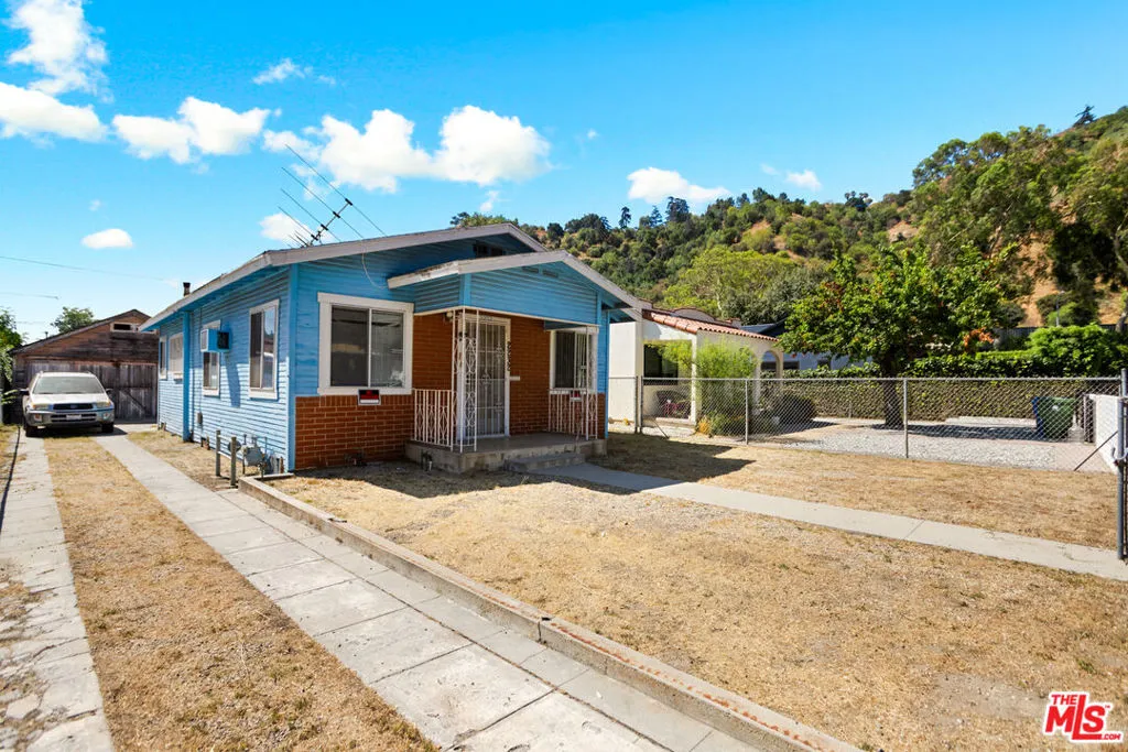 2232 Meadowvale Avenue, Los Angeles, California 90031 home-pic-2