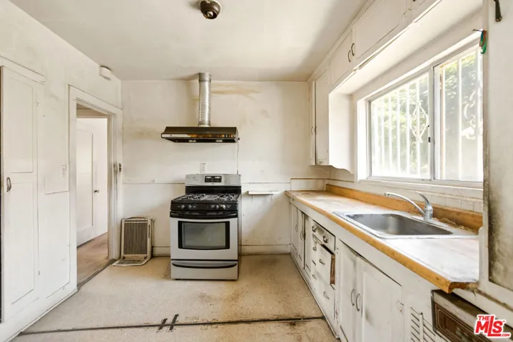 2232 Meadowvale Avenue, Los Angeles, California 90031