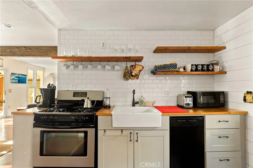 31967 Pine Cone Drive, Running Springs, California 92382 home-pic-21