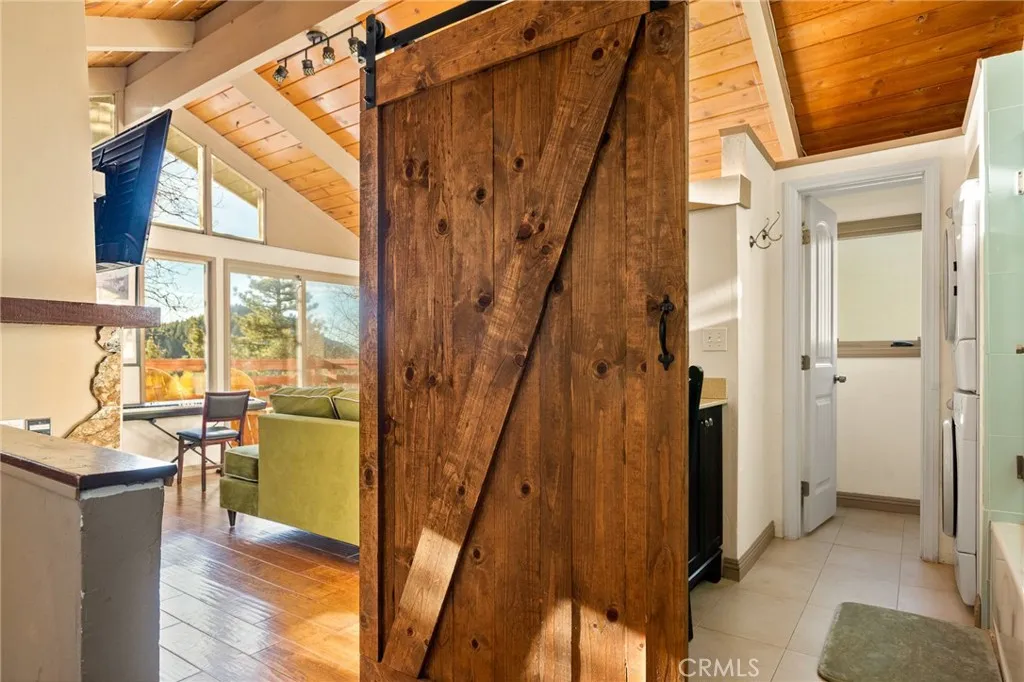 31967 Pine Cone Drive, Running Springs, California 92382 home-pic-30