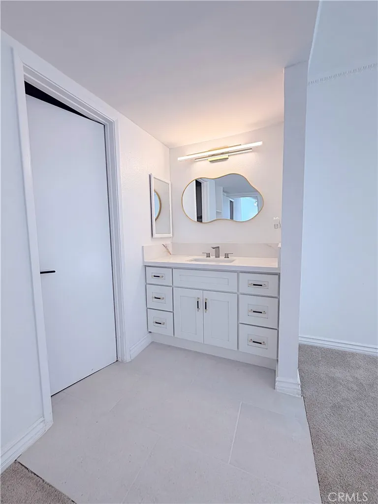 Primary Suite Vanity/Bathroom