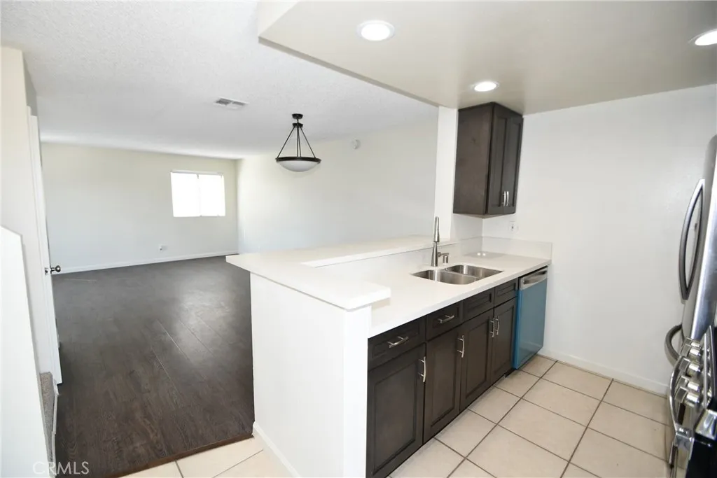 11852 Washington Place 7, Los Angeles, California 90066 home-pic-2