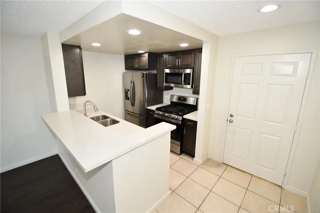 11852 Washington Place 7, Los Angeles, California 90066 home-pic-3