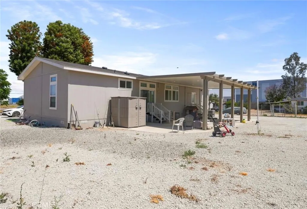 18583 Seaton Avenue, Perris, California 92570 home-pic-36