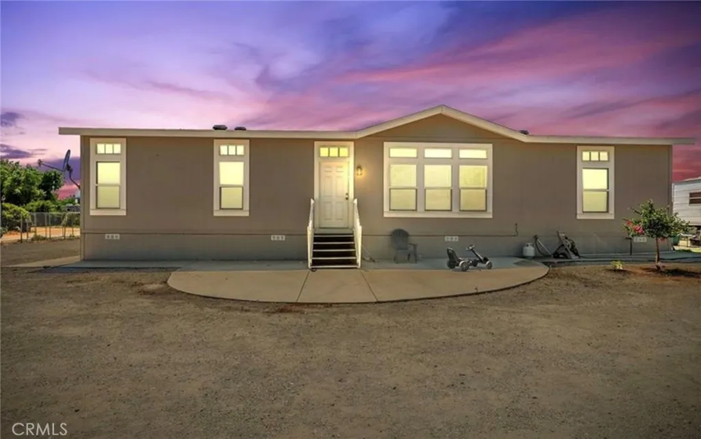 18583 Seaton Avenue, Perris, California 92570 home-pic-0