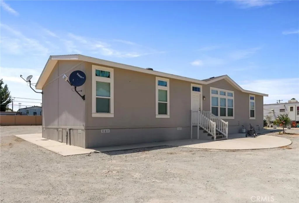 18583 Seaton Avenue, Perris, California 92570 home-pic-2