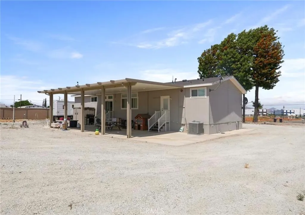18583 Seaton Avenue, Perris, California 92570 home-pic-35