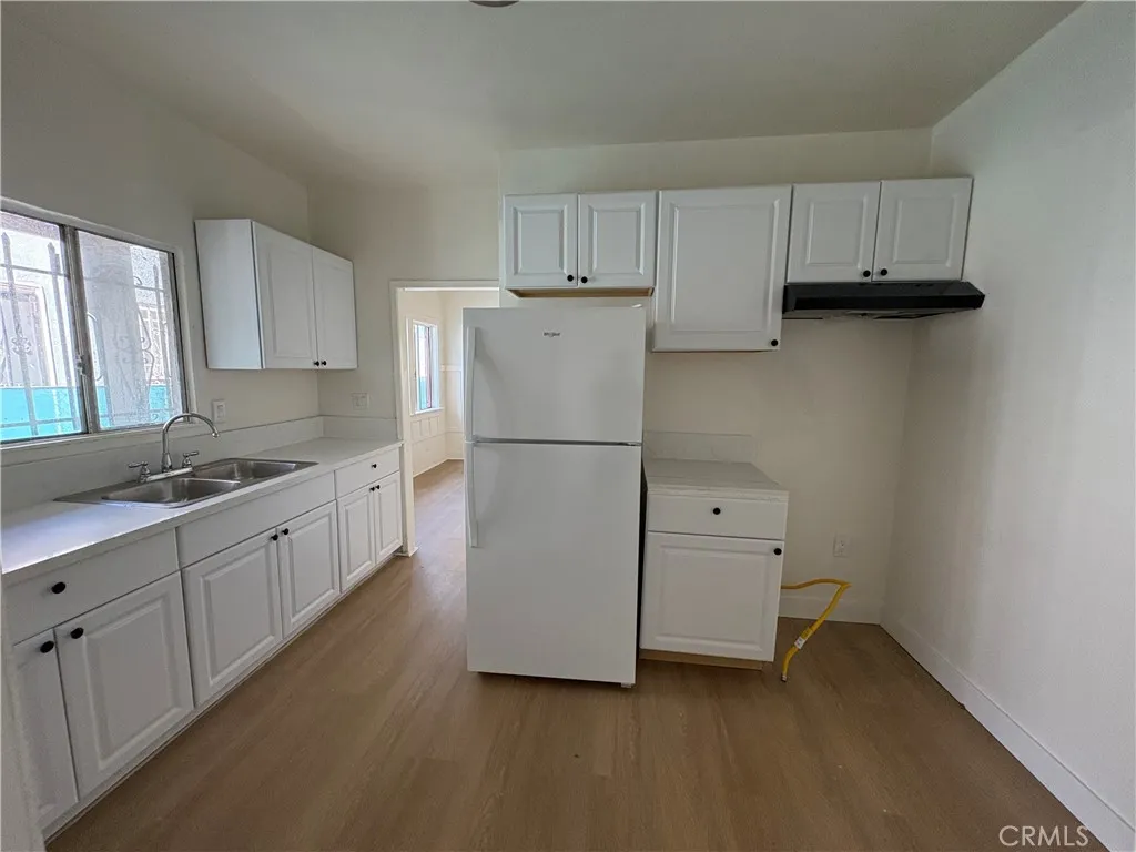 1030 W 88th Street 1/4, Los Angeles, California 90044 home-pic-8