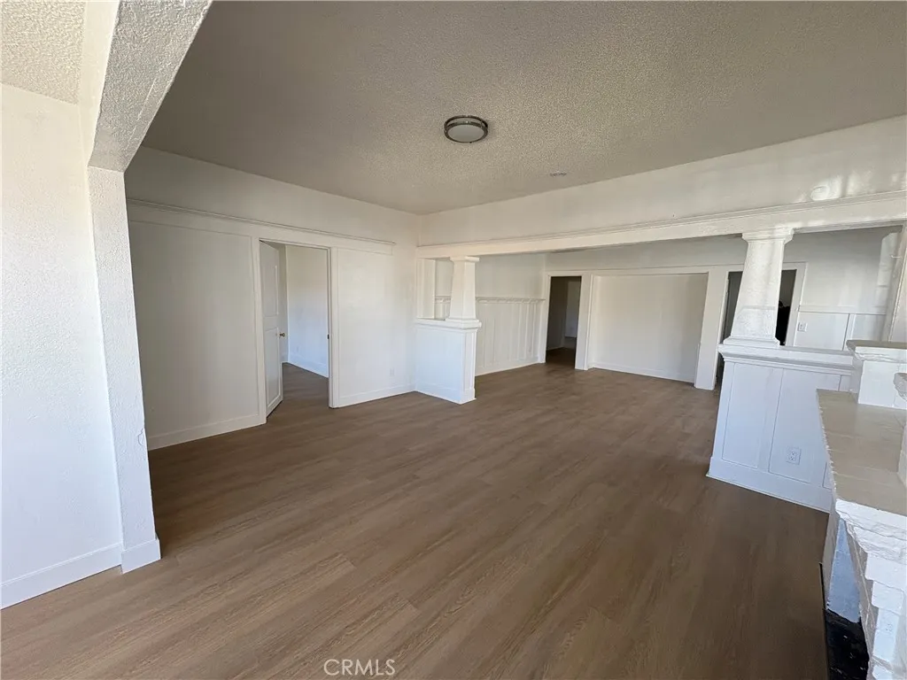 1030 W 88th Street 1/4, Los Angeles, California 90044 home-pic-2