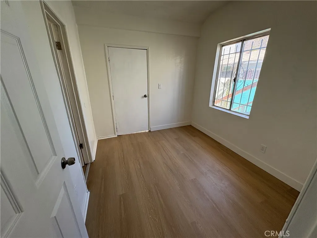 1030 W 88th Street 1/4, Los Angeles, California 90044 home-pic-10