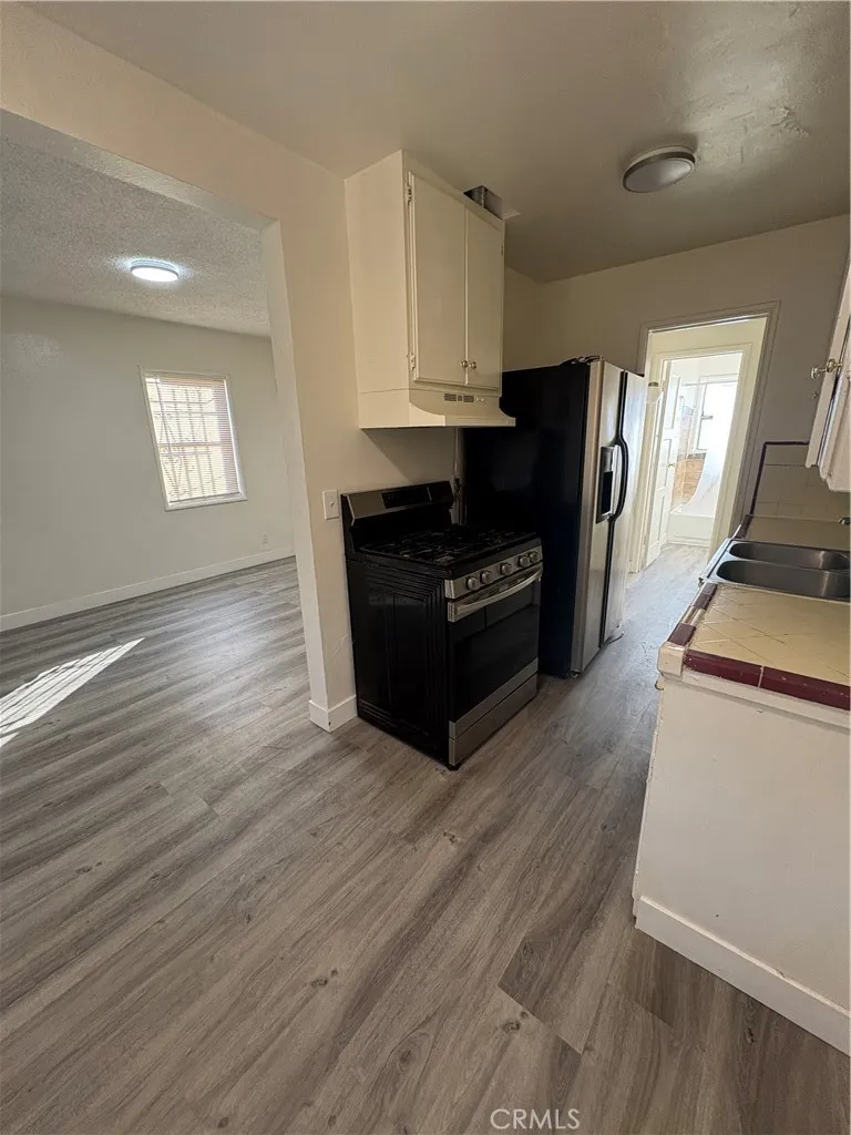 1030 W 88th Street 1/4, Los Angeles, California 90044 home-pic-16