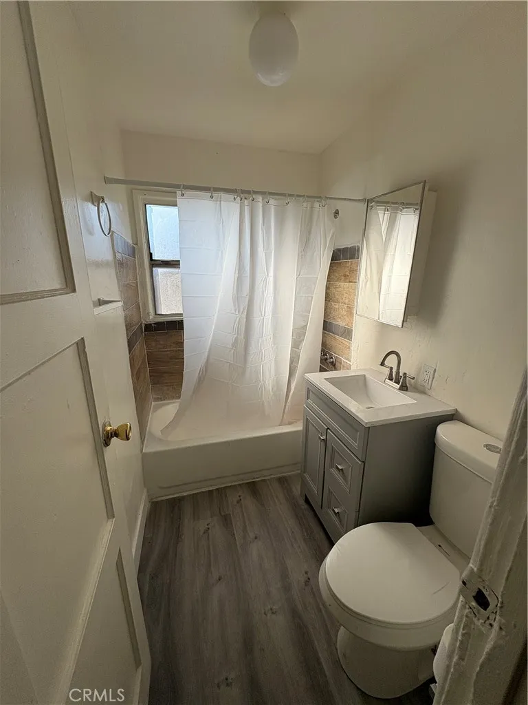 1030 W 88th Street 1/4, Los Angeles, California 90044 home-pic-14
