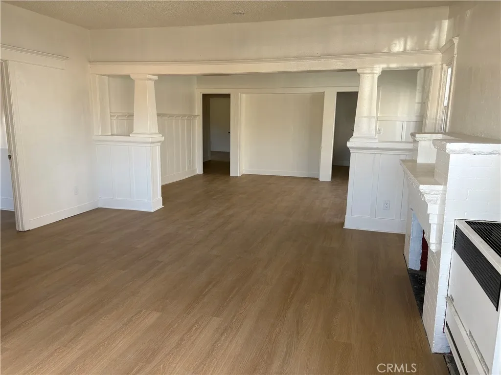1030 W 88th Street 1/4, Los Angeles, California 90044 home-pic-1