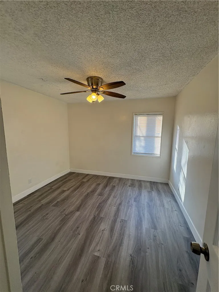 1030 W 88th Street 1/4, Los Angeles, California 90044 home-pic-12