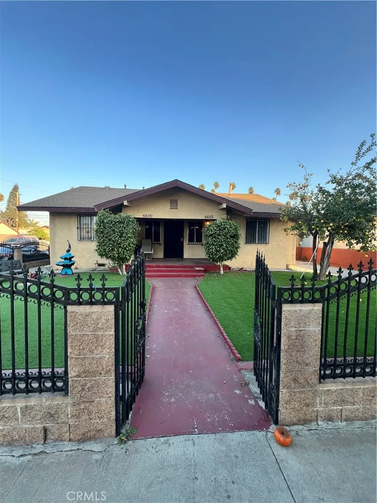 1030 W 88th Street 1/4, Los Angeles, California 90044 home-pic-0