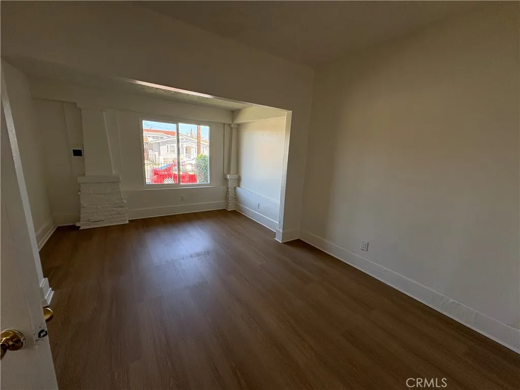 1030 W 88th Street 1/4, Los Angeles, California 90044 home-pic-3