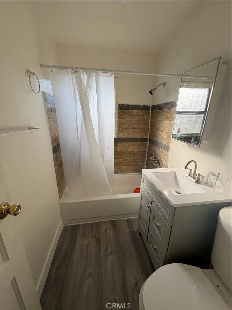 1030 W 88th Street 1/4, Los Angeles, California 90044 home-pic-17