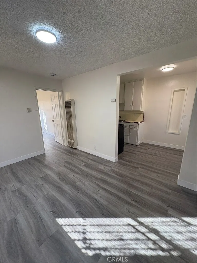 1030 W 88th Street 1/4, Los Angeles, California 90044 home-pic-15