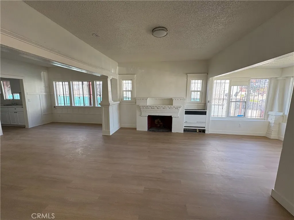 1030 W 88th Street 1/4, Los Angeles, California 90044 home-pic-4
