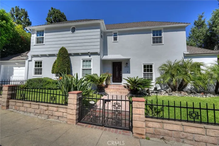 2740 N Beachwood Drive, Hollywood Hills East, California 90068