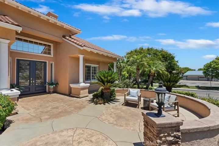 1083 La Vaughn Circle, Corona, California 92881