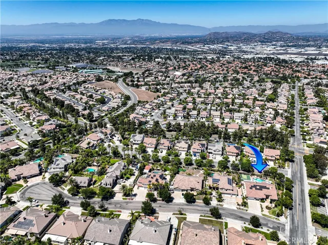 1083 La Vaughn Circle, Corona, California 92881